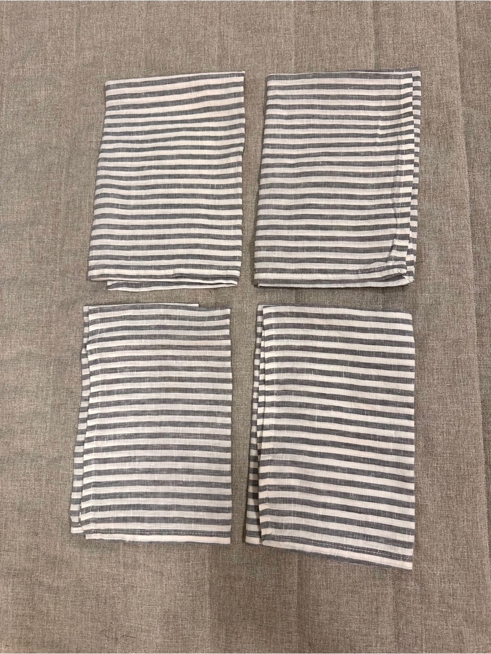 New Quince 100% linen stripe napkins set of 4 Size 20" x20 White Gray